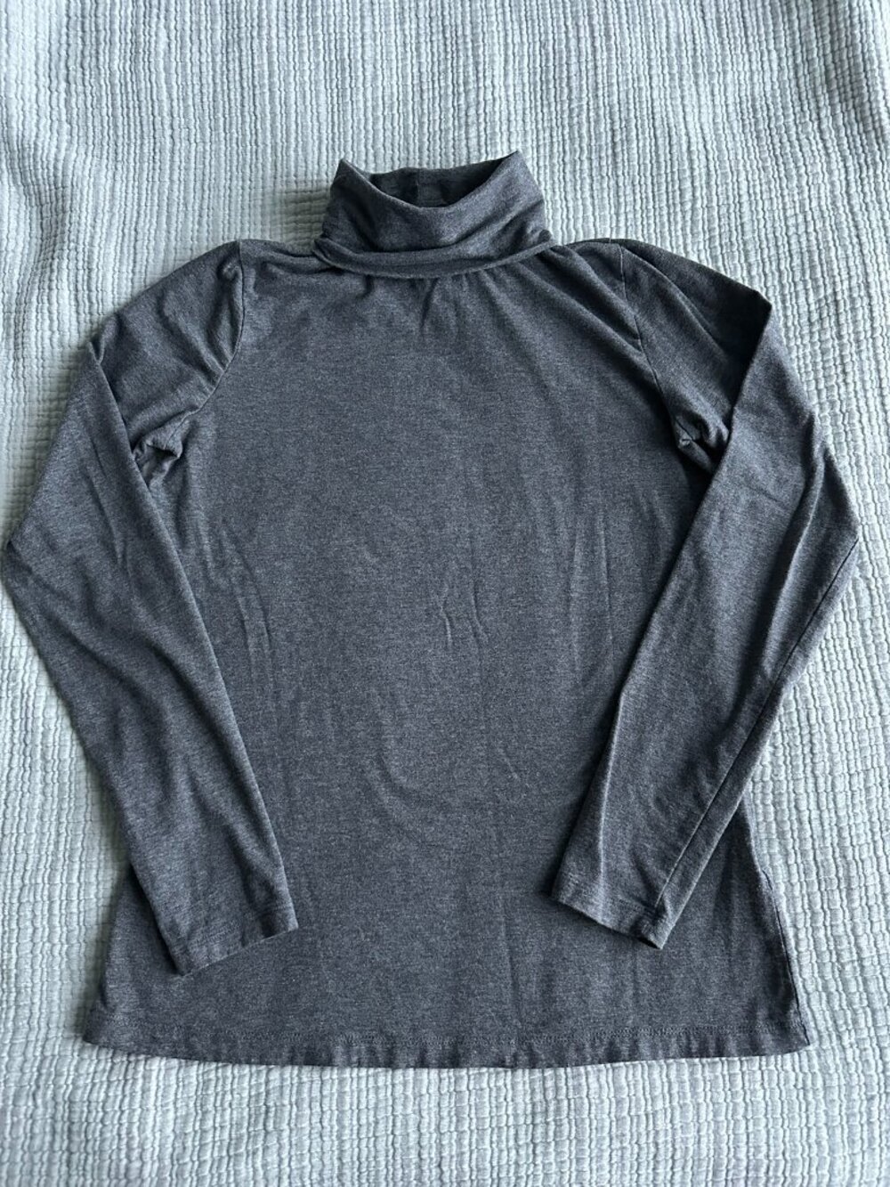 Lands End gray turtleneck long sleeve top